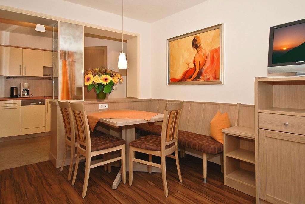Apparthaus Villa Knauer Mayrhofen Quarto foto